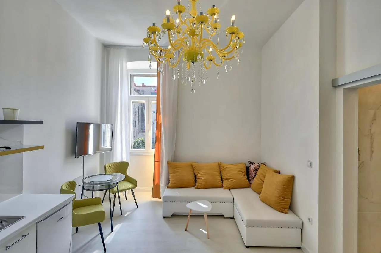 Ferienwohnung Collins Amethyst Center Pula Kroatien