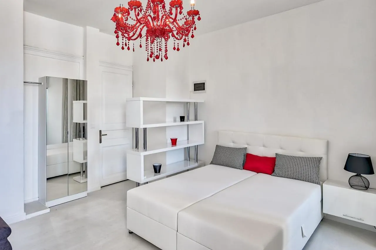 Collins Amethyst Center Apartment Pula